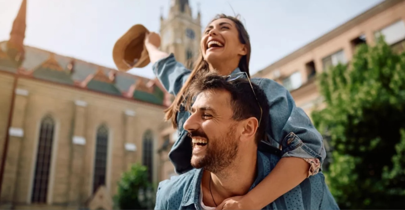 &Omicron;&iota; &pi;&alpha;&nu;&tau;&rho;&epsilon;&mu;έ&nu;&omicron;&iota; ή &omicron;&iota; singles έ&chi;&omicron;&upsilon;&nu; &tau;&eta;&nu; &epsilon;&upsilon;&tau;&upsilon;&chi;ί&alpha; &sigma;&tau;&omicron; &tau;&sigma;&epsilon;&pi;ά&kappa;&iota; &tau;&omicron;&upsilon;&sigmaf;; Έ&rho;&epsilon;&upsilon;&nu;&alpha; &alpha;&pi;&alpha;&nu;&tau;ά
