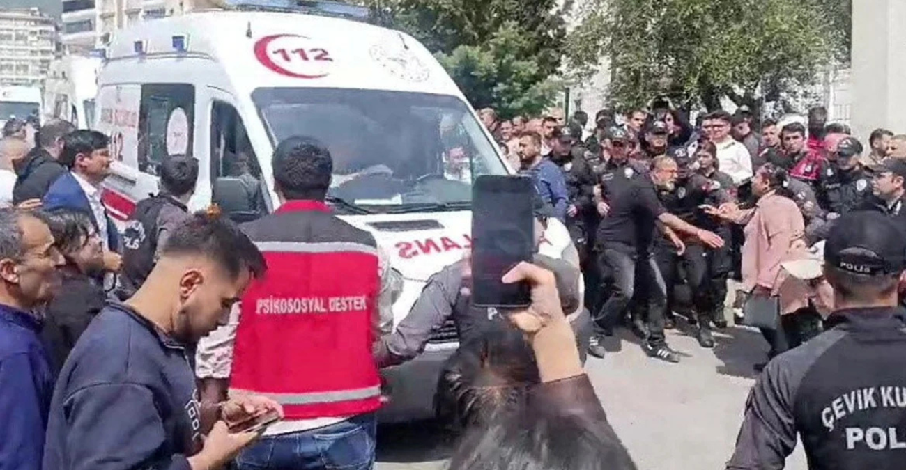 &Epsilon;&nu;&nu;έ&alpha; &omicron;&iota; &nu;&epsilon;&kappa;&rho;&omicron;ί &alpha;&pi;ό &tau;&eta;&nu; έ&nu;&omicron;&pi;&lambda;&eta; &epsilon;&pi;ί&theta;&epsilon;&sigma;&eta; &sigma;&epsilon; &sigma;&chi;&omicron;&lambda;&epsilon;ί&omicron; &sigma;&tau;&eta;&nu; &Tau;&omicron;&upsilon;&rho;&kappa;ί&alpha;: &Gamma;&iota;&omicron;&sigmaf; &pi;&rho;ώ&eta;&nu; &alpha;&sigma;&tau;&upsilon;&nu;&omicron;&mu;&iota;&kappa;&omicron;ύ &omicron; 14&chi;&rho;&omicron;&nu;&omicron;&sigmaf; &delta;&rho;ά&sigma;&tau;&eta;&sigmaf; &tau;&omicron;&upsilon; &mu;&alpha;&kappa;&epsilon;&lambda;&epsilon;&iota;&omicron;ύ