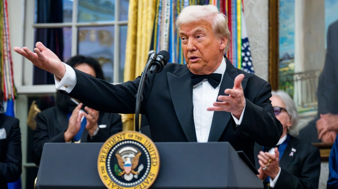 Ο Τραμπ επεκτείνει την απαγόρευση εισόδου στις ΗΠΑ στους πολίτες ακόμη 7 χωρών και στους Παλαιστίνιους