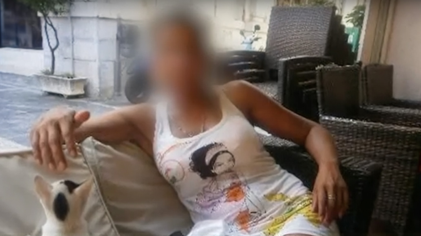 «Χωρίς να φταίω με βγάζουν δολοφόνο», λέει η οικιακή βοηθός για τον χαμό της οικογένειας στο Ελληνικό