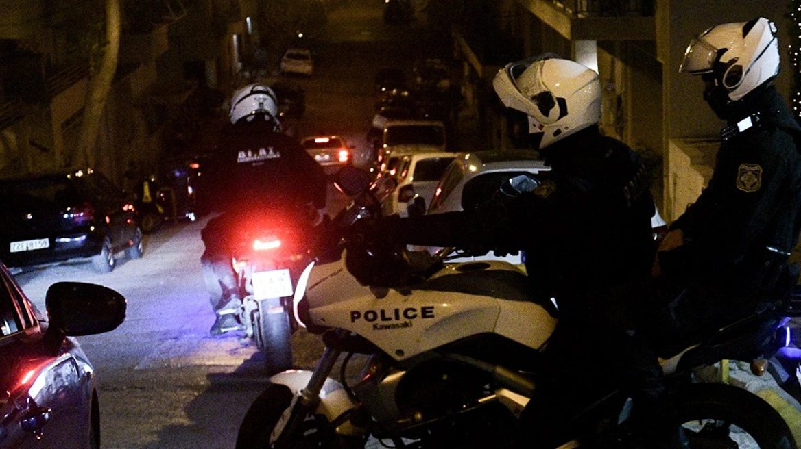 Αιματηρή επίθεση με δύο τραυματίες στο Μενίδι - Συνελήφθη 25χρονος