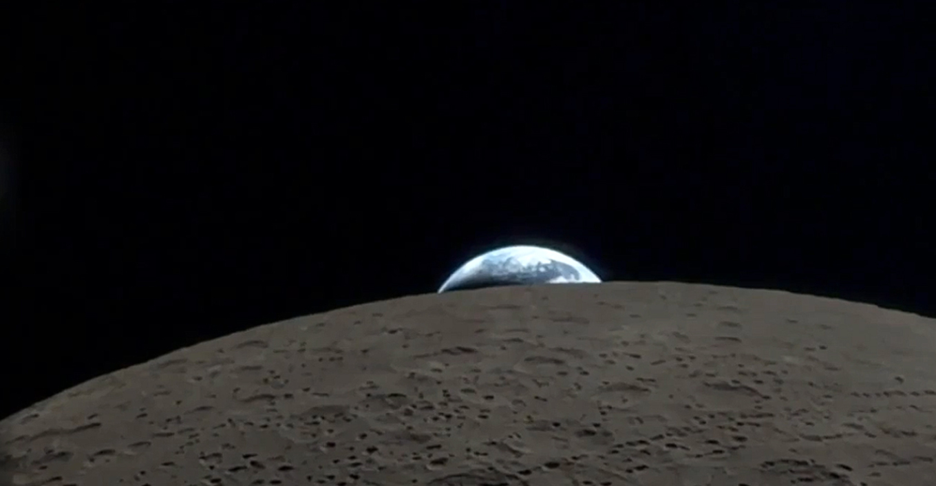 Η στιγμή που η Γη κρύβεται πίσω από τη Σελήνη: Το απίθανο βίντεο που τράβηξε αστροναύτης της NASA με iPhone από το διάστημα