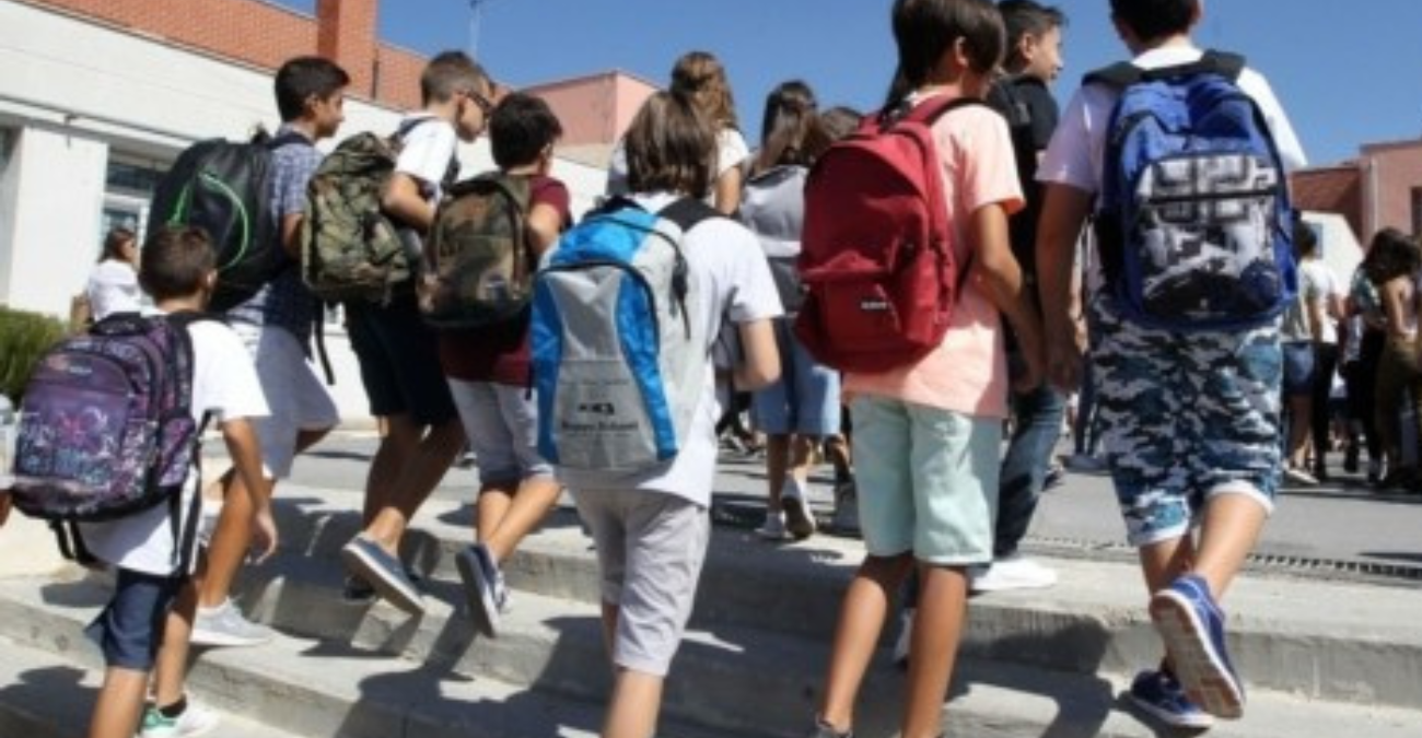 Παιδιά στη Λευκωσία περιφέρονται σαν «πινγκ πονγκ» επειδή το σχολείο έμεινε χωρίς ρεύμα
