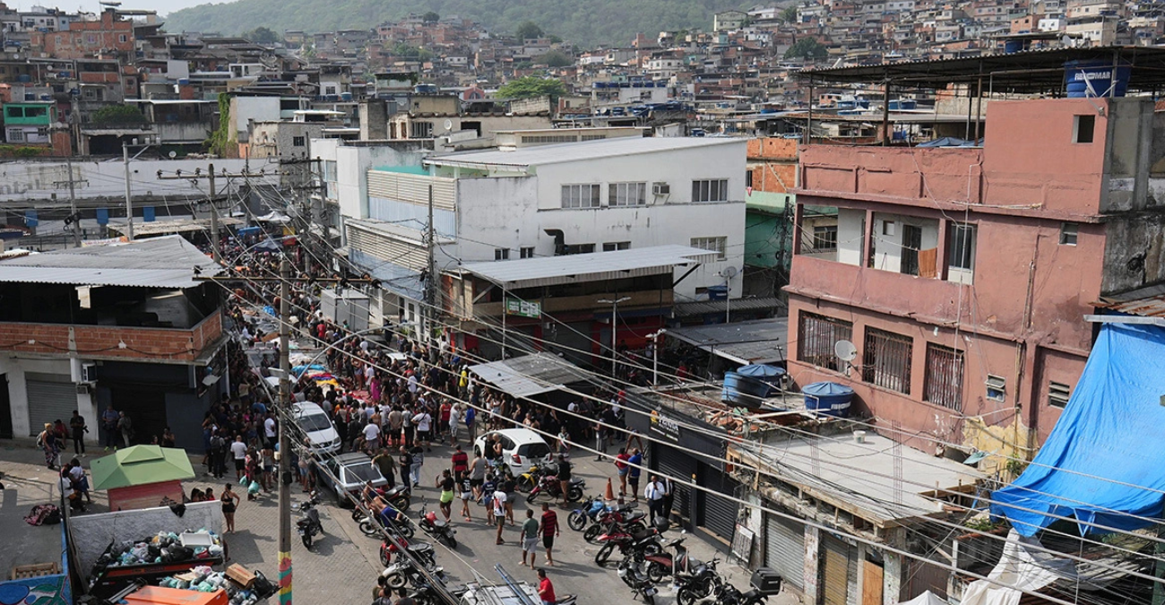 Δεκάδες σοροί σε δρόμους του Ρίο Ντε Τζανέιρο μετά από αστυνομική επιχείρηση με στόχο συμμορία Δεκάδες σοροί σε δρόμους του Ρίο Ντε Τζανέιρο μετά από αστυνομική επιχείρηση με στόχο συμμορία