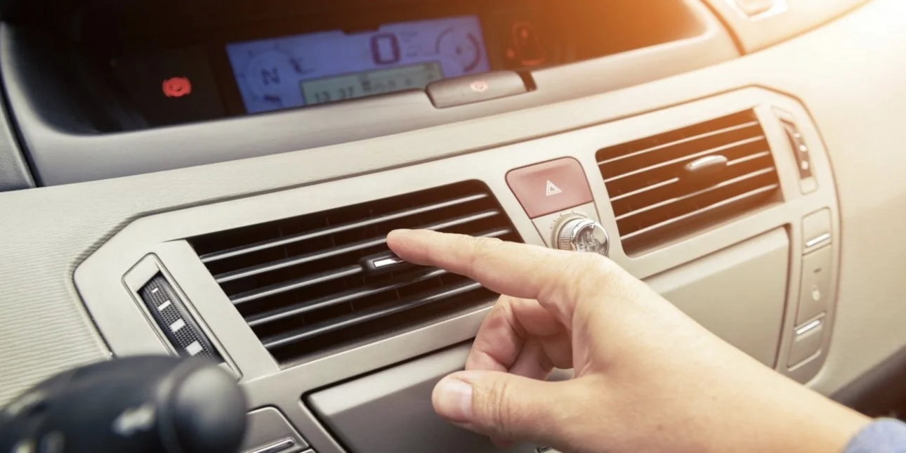 Air condition &sigma;&tau;&omicron; &alpha;&upsilon;&tau;&omicron;&kappa;ί&nu;&eta;&tau;&omicron; &tau;&omicron; &kappa;&alpha;&lambda;&omicron;&kappa;&alpha;ί&rho;&iota;: &Tau;&omicron; &kappa;&omicron;&iota;&nu;ό &lambda;ά&theta;&omicron;&sigmaf; &pi;&omicron;&upsilon; &gamma;ί&nu;&epsilon;&tau;&alpha;&iota; &mu;&epsilon; &tau;&eta;&nu; &alpha;&nu;&alpha;&kappa;ύ&kappa;&lambda;&omega;&sigma;&eta; &alpha;έ&rho;&alpha;