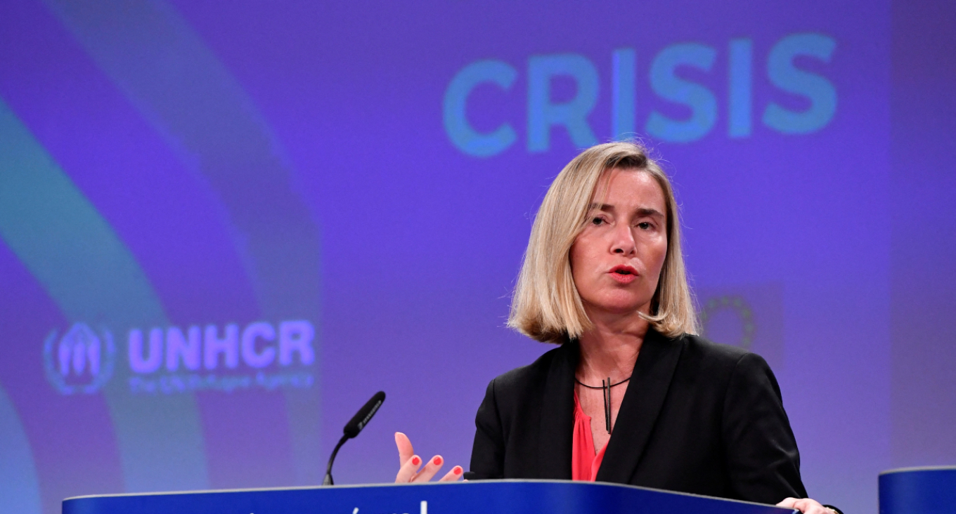 Παραιτείται από πρύτανης του Κολλεγίου της Ευρώπης μετά την σύλληψη στην έρευνα για απάτη