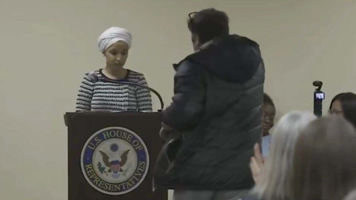 Ά&nu;&delta;&rho;&alpha;&sigmaf; &psi;έ&kappa;&alpha;&sigma;&epsilon; &mu;&epsilon; ά&gamma;&nu;&omega;&sigma;&tau;&eta; &omicron;&upsilon;&sigma;ί&alpha; &tau;&eta; &beta;&omicron;&upsilon;&lambda;&epsilon;&upsilon;&tau;ή &tau;&omega;&nu; &Delta;&eta;&mu;&omicron;&kappa;&rho;&alpha;&tau;&iota;&kappa;ώ&nu; &Iota;&lambda;&chi;ά&nu; &Omicron;&mu;ά&rho; - &Mu;&iota;&lambda;&omicron;ύ&sigma;&epsilon; &sigma;&epsilon; &omicron;&pi;&alpha;&delta;&omicron;ύ&sigmaf; &tau;&eta;&sigmaf; &sigma;&tau;&eta; &Mu;&iota;&nu;&epsilon;ά&pi;&omicron;&lambda;&eta;