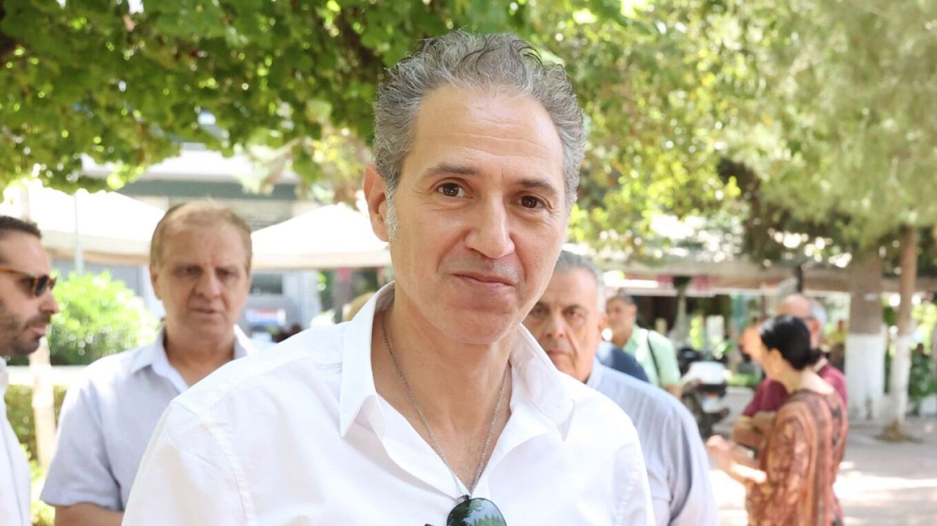 Δημήτρης Κόκοτας: Η σύζυγός του διαψεύδει ότι πήρε εξιτήριο από το νοσοκομείο