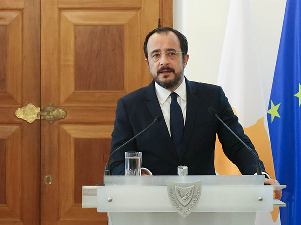 Θλίψη για τον ΠτΔ – «Ο Τάκης Τσαγγάρης ήταν παράδειγμα αγωνιστή και πατριώτη»