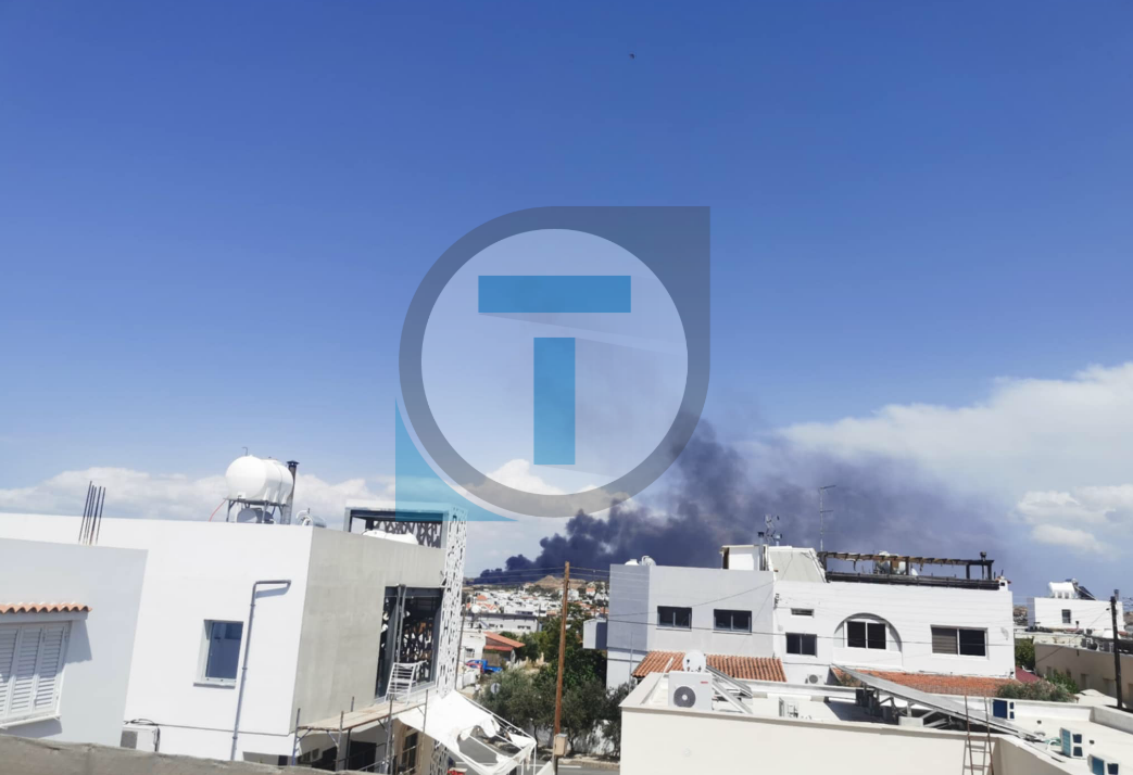 Πυκνοί καπνοί «σκέπασαν» τη Λευκωσία – Ξέσπασε πυρκαγιά, επί ποδός η Πυροσβεστική