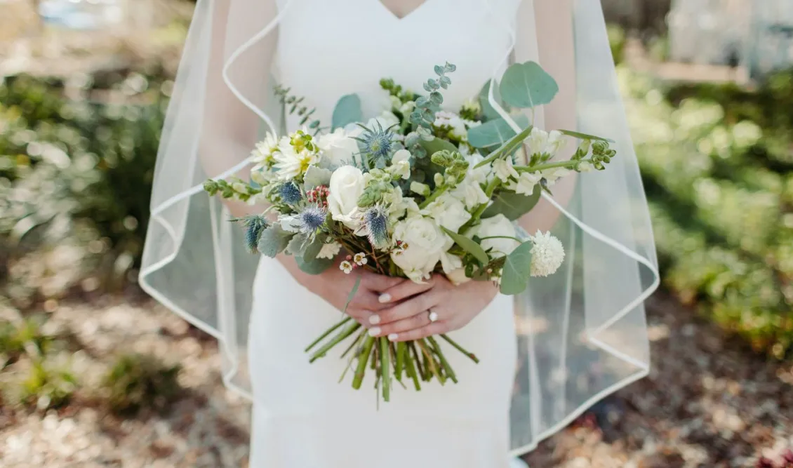 &Chi;&alpha;&mu;ό&sigmaf; &sigma;&epsilon; &gamma;ά&mu;&omicron;: &Kappa;&omicron;&upsilon;&nu;&iota;ά&delta;&alpha; &epsilon;&kappa;&delta;&iota;&kappa;ή&theta;&eta;&kappa;&epsilon; &tau;&eta; &nu;ύ&phi;&eta;, &lambda;ί&gamma;&omicron; &pi;&rho;&iota;&nu; &tau;&eta;&nu; &tau;&epsilon;&lambda;&epsilon;&tau;ή - &Tau;&eta;&sigmaf; έ&rho;&iota;&xi;&epsilon; &mu;&alpha;ύ&rho;&eta; &mu;&pi;&omicron;&gamma;&iota;ά - &Delta;&epsilon;ί&tau;&epsilon; &phi;&omega;&tau;&omicron;&gamma;&rho;&alpha;&phi;ί&epsilon;&sigmaf;