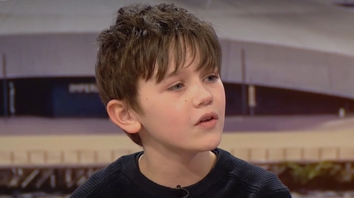 Έ&nu;&alpha;&sigmaf; 9&chi;&rho;&omicron;&nu;&omicron;&sigmaf; &sigma;&tau;&omicron; &Eta;&nu;&omega;&mu;έ&nu;&omicron; &Beta;&alpha;&sigma;ί&lambda;&epsilon;&iota;&omicron; έ&gamma;&iota;&nu;&epsilon; &tau;&omicron; &pi;&rho;ώ&tau;&omicron; &pi;&alpha;&iota;&delta;ί &pi;&omicron;&upsilon; έ&kappa;&alpha;&nu;&epsilon; &epsilon;&pi;έ&mu;&beta;&alpha;&sigma;&eta; &epsilon;&pi;&iota;&mu;ή&kappa;&upsilon;&nu;&sigma;&eta;&sigmaf; &pi;&omicron;&delta;&iota;ώ&nu;, &kappa;έ&rho;&delta;&iota;&sigma;&epsilon; &pi;&epsilon;&rho;ί&pi;&omicron;&upsilon; 3 &epsilon;&kappa;&alpha;&tau;&omicron;&sigma;&tau;ά