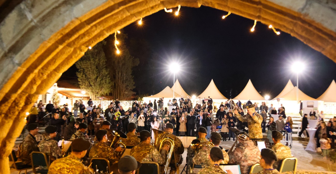 Η Μαγεία των Χριστουγέννων Ζωντανεύει στο Προεδρικό Μέγαρο