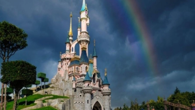 Οικογενειανό γεύμα στην Disneyland κόστισε σχεδόν .000: Σάλος με το «Πρωινό της Πριγκίπισσας»