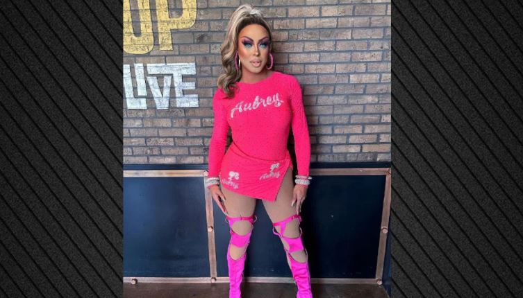 Στη φυλακή drag queen για σεξουαλική κακοποίηση 13χρονου στις ΗΠΑ Στη φυλακή drag queen για σεξουαλική κακοποίηση 13χρονου στις ΗΠΑ