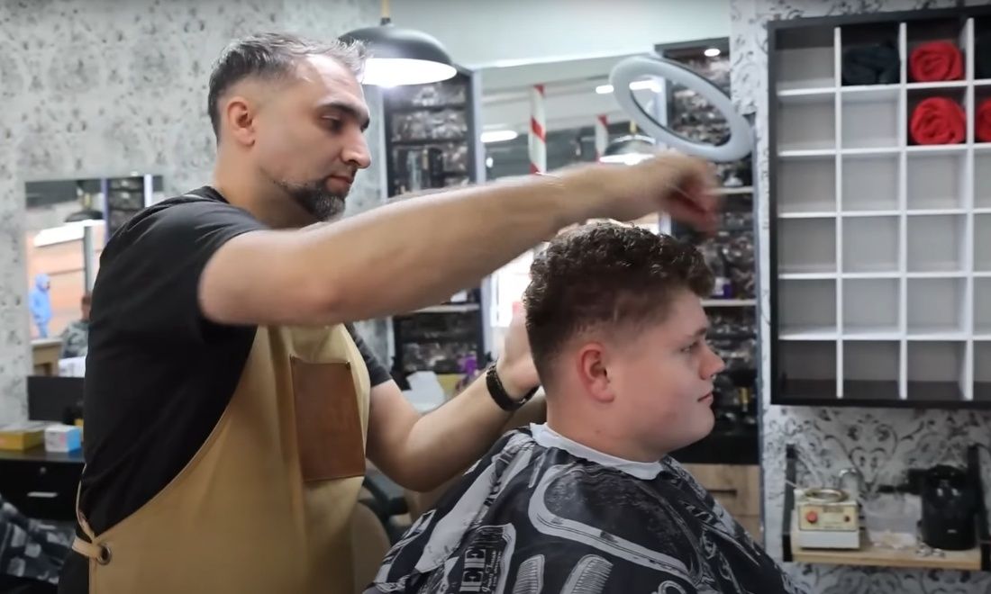 Έφηβος διαγνώστηκε με σπάνιο καρκίνο χάρη… στον κομμωτή του Έφηβος διαγνώστηκε με σπάνιο καρκίνο χάρη… στον κομμωτή του