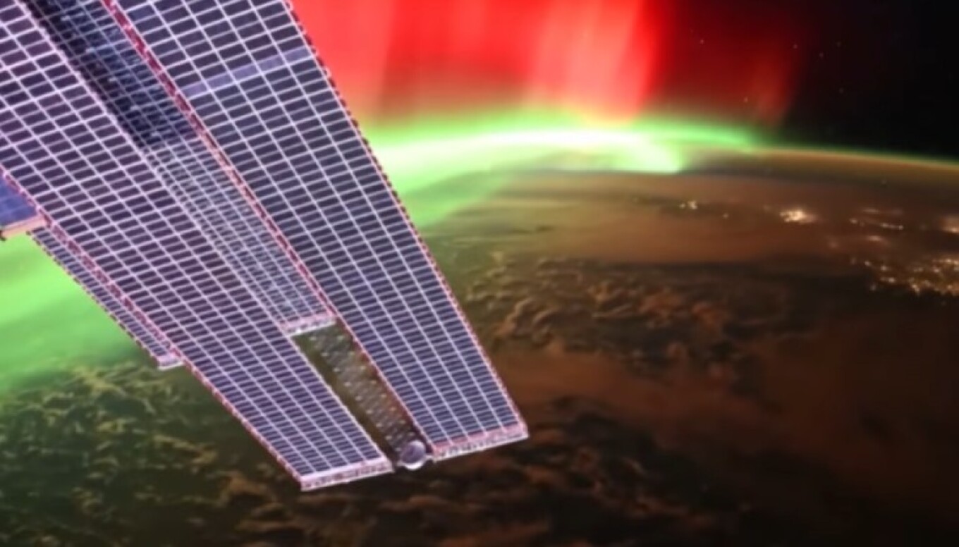 BINTEO: &Kappa;&omicron;&sigma;&mu;&omicron;&nu;&alpha;ύ&tau;&eta;&sigmaf; &kappa;&alpha;&tau;έ&gamma;&rho;&alpha;&psi;&epsilon; &tau;&omicron; &Beta;ό&rho;&epsilon;&iota;&omicron; &Sigma;έ&lambda;&alpha;&sigmaf; &alpha;&pi;ό &tau;&omicron; &Delta;&iota;ά&sigma;&tau;&eta;&mu;&alpha; - &laquo;Ή&tau;&alpha;&nu; &sigma;&alpha;&nu; &nu;&alpha; &pi;&lambda;έ&alpha;&mu;&epsilon; &sigma;&tau;&omicron; &phi;&omega;&sigmaf;&raquo;