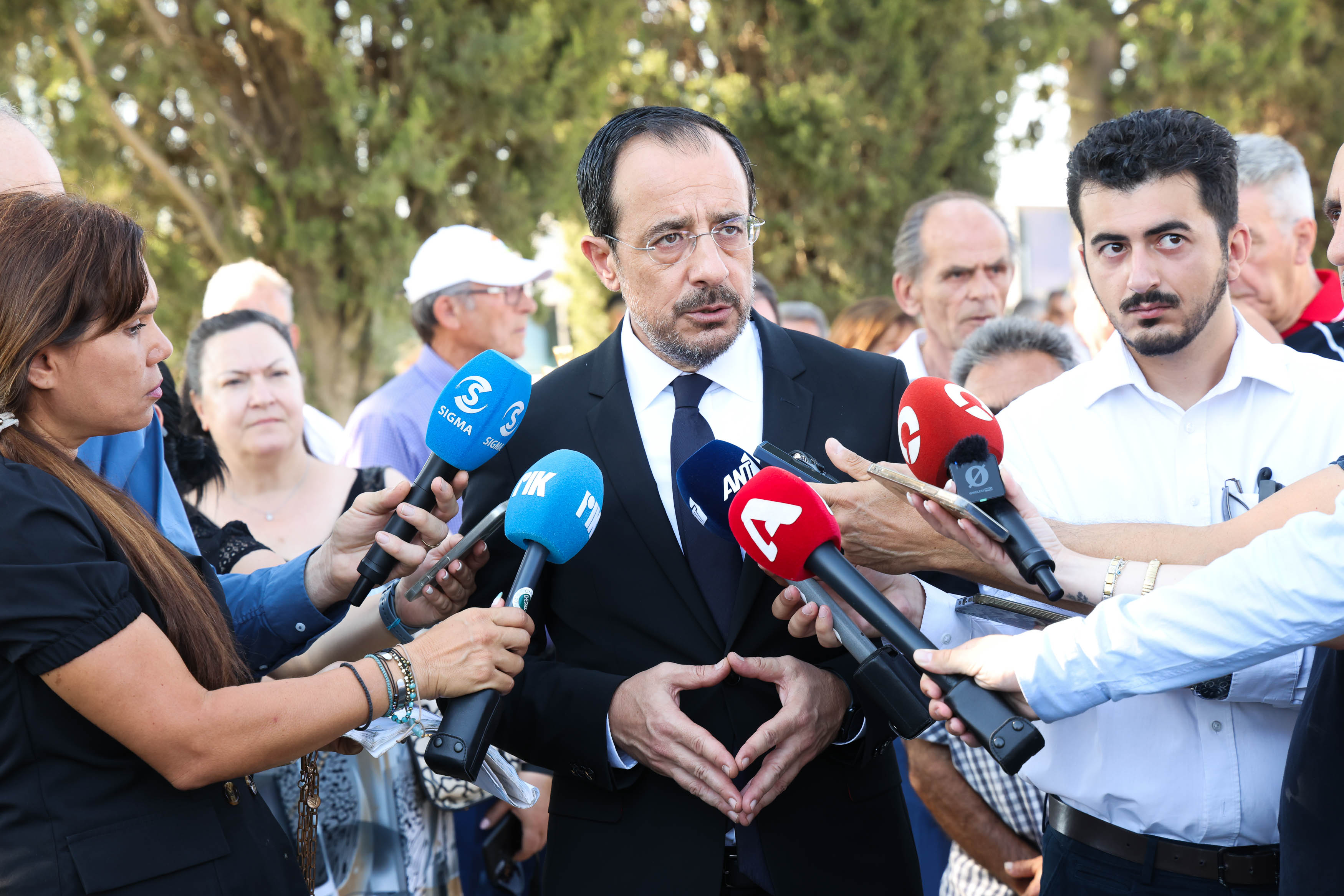 &Pi;&tau;&Delta;: &laquo;&Delta;ύ&sigma;&kappa;&omicron;&lambda;&eta; &eta; &sigma;&eta;&mu;&epsilon;&rho;&iota;&nu;ή &mu;έ&rho;&alpha; - &Sigma;&tau;ό&chi;&omicron;&sigmaf; &eta; &epsilon;&pi;&alpha;&nu;έ&nu;&alpha;&rho;&xi;&eta; &sigma;&upsilon;&nu;&omicron;&mu;&iota;&lambda;&iota;ώ&nu;&raquo; - Ό&sigma;&alpha; &delta;ή&lambda;&omega;&sigma;&epsilon; &gamma;&iota;&alpha; &kappa;ά&theta;&omicron;&delta;&omicron; &Gamma;&kappa;&omicron;&upsilon;&tau;έ&rho;&epsilon;&sigmaf;
