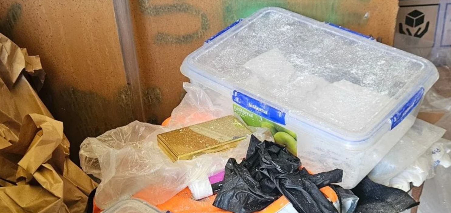 &Delta;&iota;&omicron;&iota;&kappa;&eta;&tau;ή&sigmaf; &Upsilon;&Kappa;&Alpha;&Nu;: &Omicron;&iota; &delta;ύ&omicron; &sigma;&upsilon;&lambda;&lambda;&eta;&phi;&theta;έ&nu;&tau;&epsilon;&sigmaf; &laquo;&delta;&epsilon;&nu; &epsilon;ί&nu;&alpha;&iota; &omicron;&iota; &epsilon;&gamma;&kappa;έ&phi;&alpha;&lambda;&omicron;&iota;&raquo; - &Sigma;&tau;&iota;&sigmaf; 230.000 &omicron;&iota; &delta;ό&sigma;&epsilon;&iota;&sigmaf; &nu;&alpha;&rho;&kappa;&omega;&tau;&iota;&kappa;ώ&nu; &pi;&omicron;&upsilon; &kappa;&alpha;&tau;&alpha;&sigma;&chi;έ&theta;&eta;&kappa;&alpha;&nu;