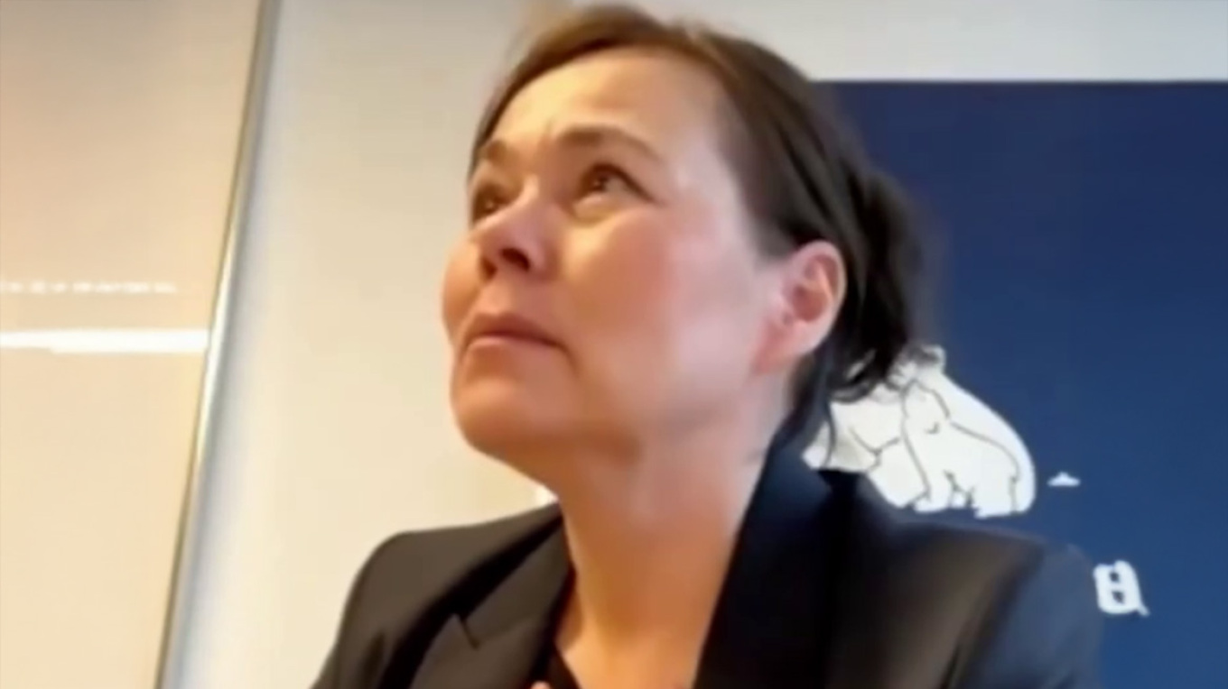 Έ&beta;&alpha;&lambda;&epsilon; &tau;&alpha; &kappa;&lambda;ά&mu;&alpha;&tau;&alpha; &sigma;&epsilon; &zeta;&omega;&nu;&tau;&alpha;&nu;ή &sigma;ύ&nu;&delta;&epsilon;&sigma;&eta; &eta; &Upsilon;&Pi;&Epsilon;&Xi; &tau;&eta;&sigmaf; &Gamma;&rho;&omicron;&iota;&lambda;&alpha;&nu;&delta;ί&alpha;&sigmaf; &mu;&epsilon;&tau;ά &tau;&eta; &sigma;&upsilon;&nu;ά&nu;&tau;&eta;&sigma;&eta; &mu;&epsilon; &Tau;&rho;&alpha;&mu;&pi; - &laquo;&Epsilon;ί&mu;&alpha;&iota; &kappa;&alpha;&tau;&alpha;&beta;&epsilon;&beta;&lambda;&eta;&mu;έ&nu;&eta;&raquo;