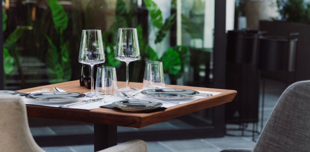 &Alpha;&upsilon;&tau;έ&sigmaf; &epsilon;ί&nu;&alpha;&iota; &omicron;&iota; top 12 &nu;έ&epsilon;&sigmaf; &alpha;&phi;ί&xi;&epsilon;&iota;&sigmaf; &sigma;&tau;&eta;&nu; &Kappa;ύ&pi;&rho;&omicron; - &Alpha;&pi;ό &epsilon;&sigma;&tau;&iota;&alpha;&tau;ό&rho;&iota;&alpha; &kappa;&alpha;&iota; &mu;&pi;&alpha;&rho; &mu;έ&chi;&rho;&iota; &kappa;&alpha;&phi;έ &kappa;&alpha; &zeta;&alpha;&chi;&alpha;&rho;&omicron;&pi;&lambda;&alpha;&sigma;&tau;&epsilon;ί&alpha; - &Delta;&epsilon;ί&tau;&epsilon; &pi;&omicron;&upsilon; &beta;&rho;ί&sigma;&kappa;&omicron;&nu;&tau;&alpha;&iota; - &Phi;&omega;&tau;&omicron;&gamma;&rho;&alpha;&phi;ί&epsilon;&sigmaf;