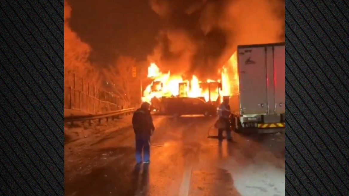 &Kappa;ό&lambda;&alpha;&sigma;&eta; &phi;&omega;&tau;&iota;ά&sigmaf; &sigma;&epsilon; &kappa;&alpha;&rho;&alpha;&mu;&pi;ό&lambda;&alpha; 50 &alpha;&upsilon;&tau;&omicron;&kappa;&iota;&nu;ή&tau;&omega;&nu; &sigma;&tau;&eta;&nu; &Iota;&alpha;&pi;&omega;&nu;ί&alpha; - &Delta;&epsilon;ί&tau;&epsilon; &beta;ί&nu;&tau;&epsilon;&omicron;