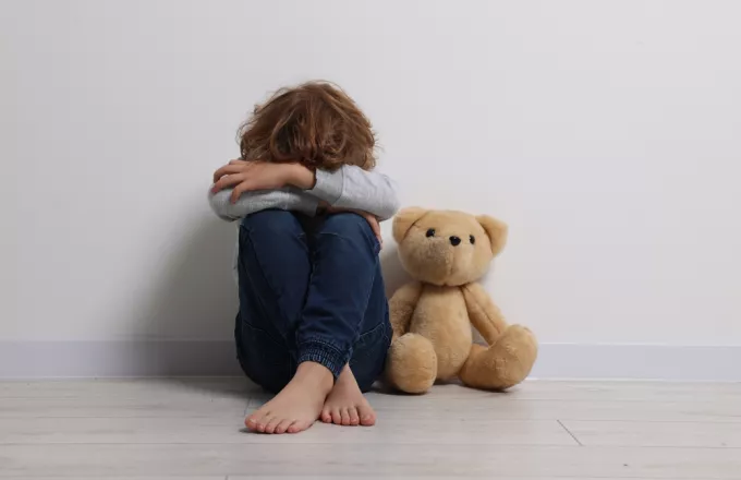 Πόσο κακό κάνει στα παιδιά το ξύλο και άλλες σωματικές τιμωρίες;