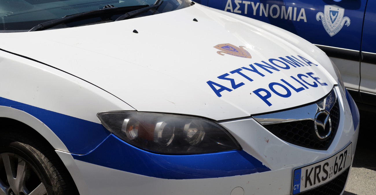 Χειροπέδες σε 30χρονο: Παραβίασε κόκκινο φανάρι μιλώντας στο τηλέφωνο - Έδωσε ψευδή στοιχεία και βρέθηκε θετικός σε ναρκοτεστ