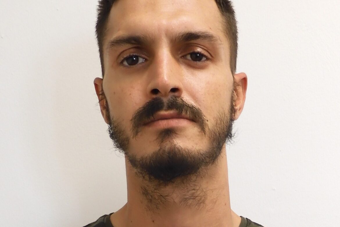 Ψάχνουν τον 28χρονο Ιωάννη οι Αρχές για σοβαρή υπόθεση – Αν τον δείτε ενημερώστε άμεσα την Αστυνομία