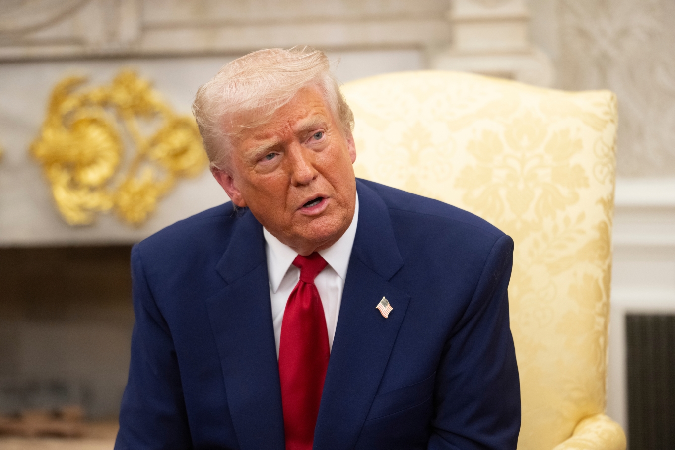 LIVE &Epsilon;&Iota;&Kappa;&Omicron;&Nu;&Alpha;: &Eta; &omicron;&mu;&iota;&lambda;ί&alpha; &Tau;&rho;&alpha;&mu;&pi; &sigma;&tau;&omicron; &Nu;&tau;&alpha;&beta;ό&sigmaf; - &Sigma;&tau;&eta; &sigma;&kappa;&iota;ά &tau;&omega;&nu; &alpha;&pi;&epsilon;&iota;&lambda;ώ&nu; &gamma;&iota;&alpha; &tau;&eta; &Gamma;&rho;&omicron;&iota;&lambda;&alpha;&nu;&delta;ί&alpha;