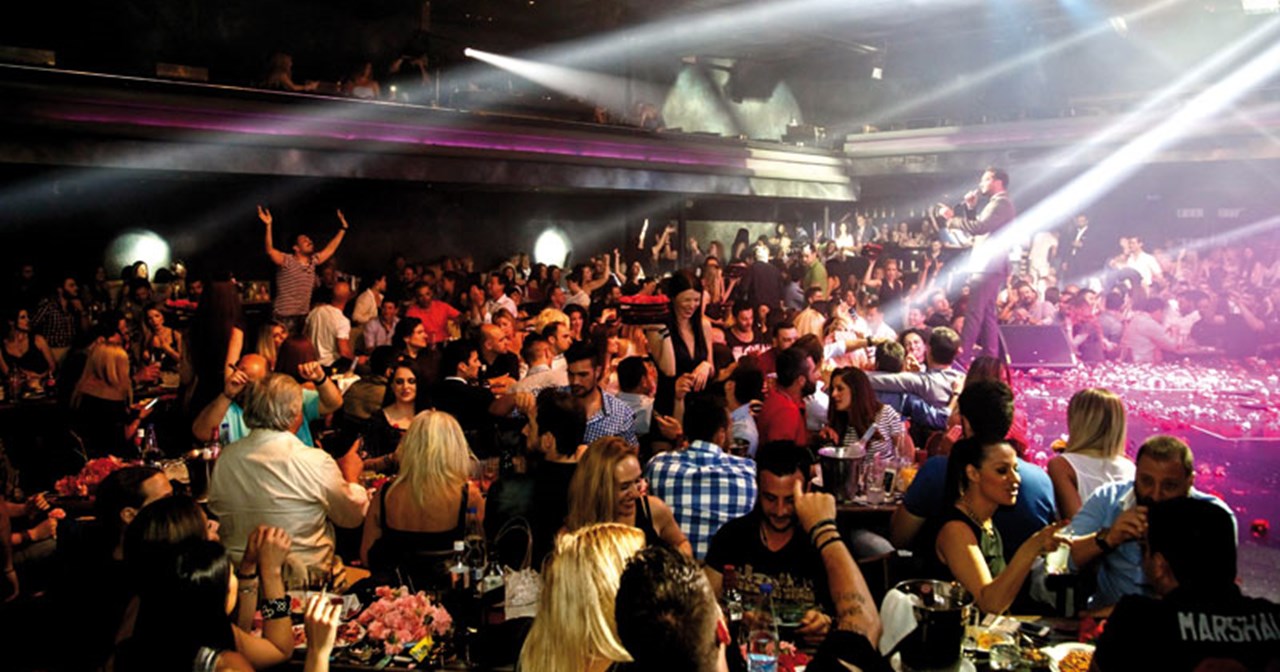 Ετοιμάζουν βαλίτσες οι Κύπριοι για το πρώτο τριήμερο της χρονιάς – Αντί για καρναβάλια πάνε για... μπουζούκια