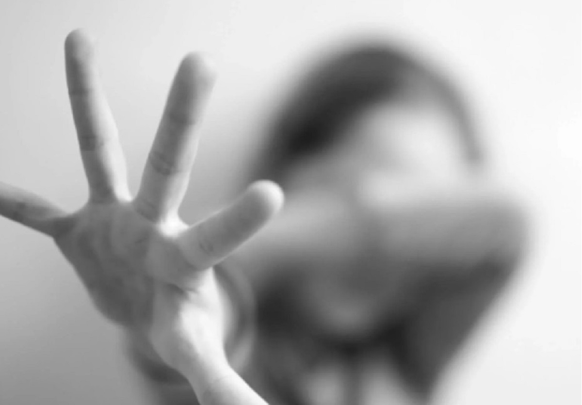 Γνωστός πλαστικός χειρουργός ξυλοκόπησε στη Συγγρού 43χρονη οδηγό στη μέση του δρόμου – «Ήθελε να με σκοτώσει» Γνωστός πλαστικός χειρουργός ξυλοκόπησε στη Συγγρού 43χρονη οδηγό στη μέση του δρόμου – «Ήθελε να με σκοτώσει»