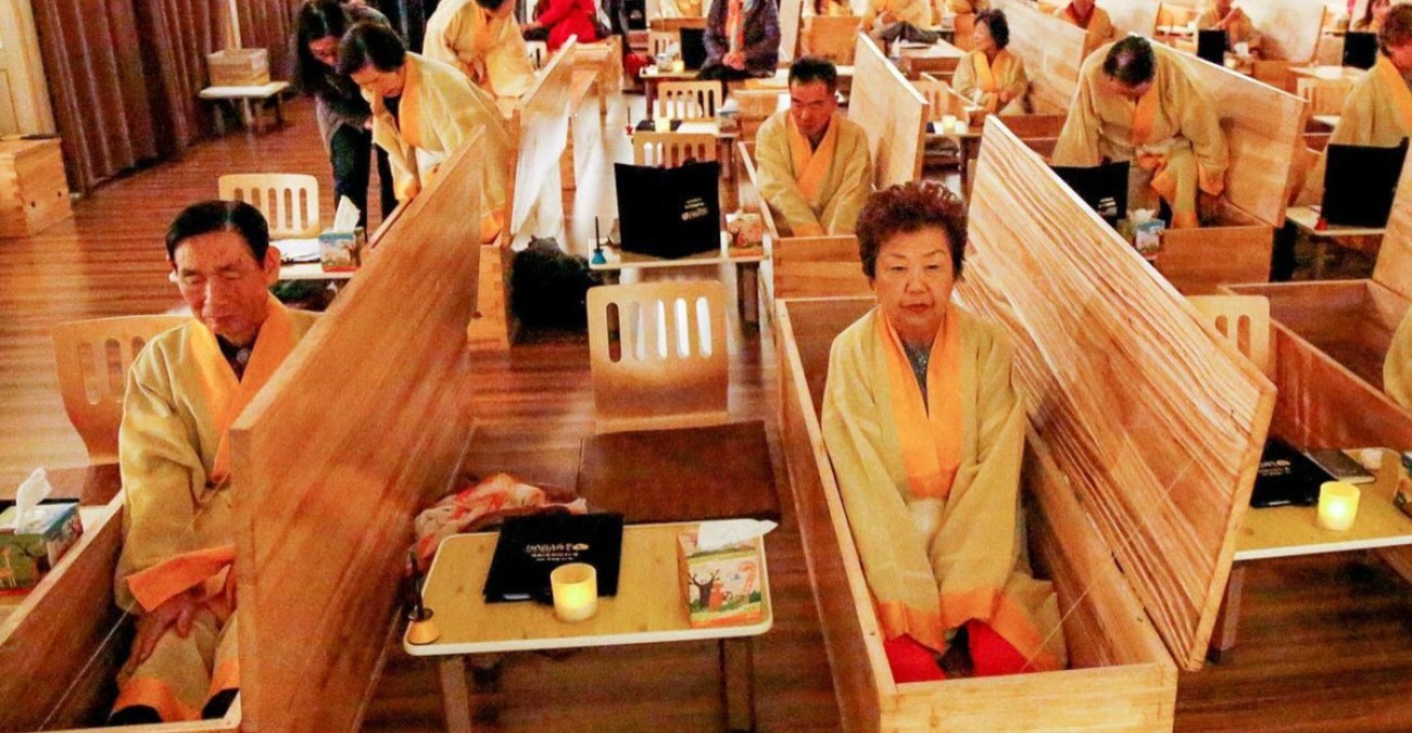 Fake... &kappa;&eta;&delta;&epsilon;ί&epsilon;&sigmaf;: &Eta; &tau;ά&sigma;&eta; &pi;&omicron;&upsilon; &kappa;ά&nu;&epsilon;&iota; &theta;&rho;&alpha;ύ&sigma;&eta; &sigma;&tau;&eta;&nu; &Kappa;&omicron;&rho;έ&alpha; &kappa;&alpha;&iota; &tau;&alpha; &mu;&upsilon;&sigma;&tau;&iota;&kappa;ά &pi;ί&sigma;&omega; &alpha;&pi;ό &alpha;&upsilon;&tau;ή&nu; - &Delta;&epsilon;ί&tau;&epsilon; &beta;ί&nu;&tau;&epsilon;&omicron;