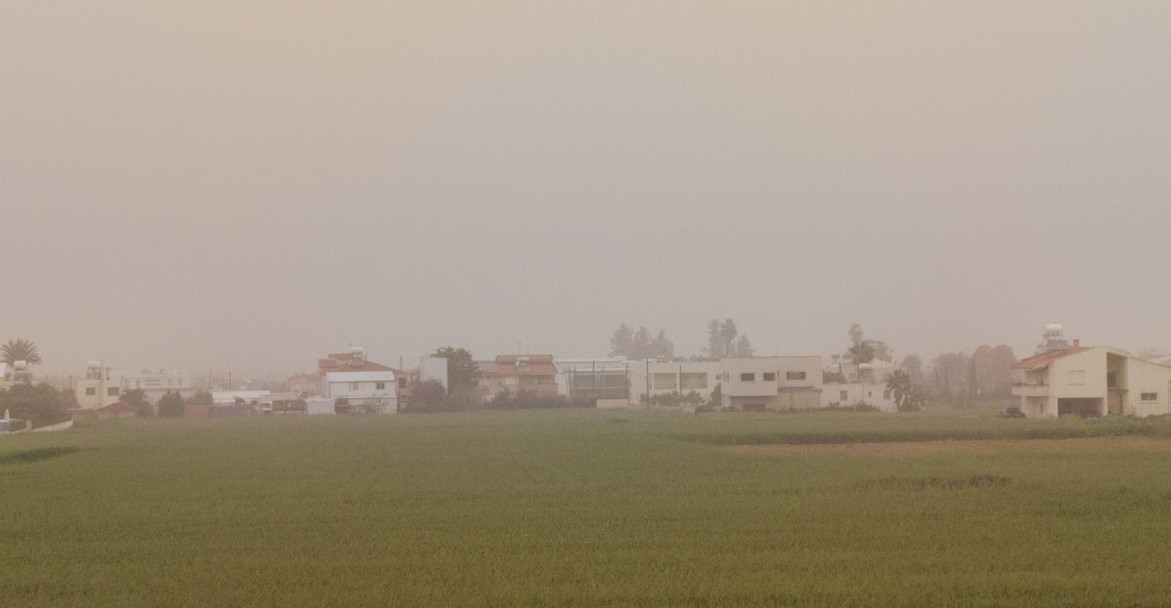 &laquo;&Pi;&nu;ί&gamma;&eta;&kappa;&epsilon;&raquo; &eta; &Kappa;ύ&pi;&rho;&omicron;&sigmaf; &sigma;&tau;&eta; &sigma;&kappa;ό&nu;&eta;: &Omicron;&iota; &phi;&omega;&tau;&omicron;&gamma;&rho;&alpha;&phi;ί&epsilon;&sigmaf; &pi;&omicron;&upsilon; &alpha;&pi;&omicron;&tau;&upsilon;&pi;ώ&nu;&omicron;&upsilon;&nu; &tau;&eta;&nu; &kappa;&alpha;&tau;ά&sigma;&tau;&alpha;&sigma;&eta;