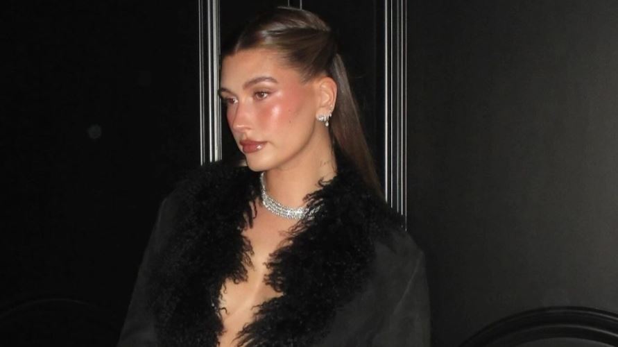 Η Χέιλι Μπίμπερ έκλεισε τα 29 – Το πάρτι γενεθλίων και η εντυπωσιακή τούρτα