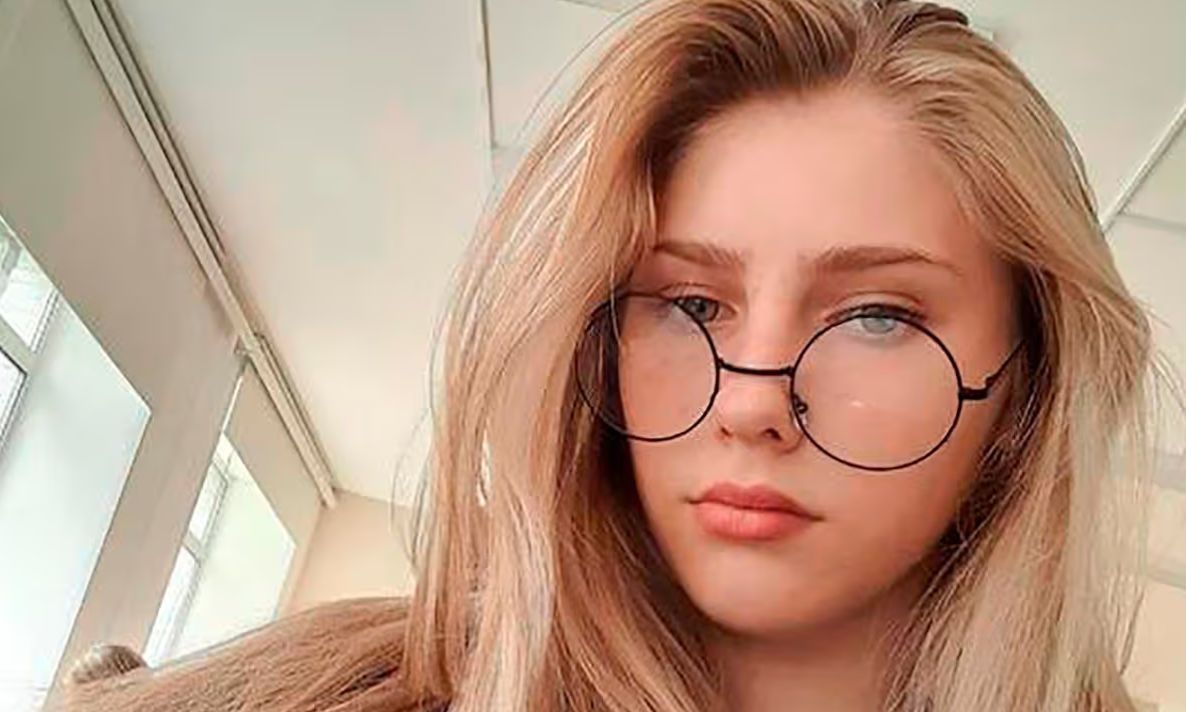 &Phi;&rho;ί&kappa;&eta;: &Beta;ί&alpha;&sigma;&epsilon; &tau;&eta; 17&chi;&rho;&omicron;&nu;&eta; &kappa;ό&rho;&eta; &tau;&omicron;&upsilon; &alpha;&phi;&epsilon;&nu;&tau;&iota;&kappa;&omicron;ύ &tau;&omicron;&upsilon; &kappa;&alpha;&iota; &tau;&eta;&nu; &tau;ά&iota;&sigma;&epsilon; &sigma;&tau;&alpha; &gamma;&omicron;&upsilon;&rho;&omicron;ύ&nu;&iota;&alpha;