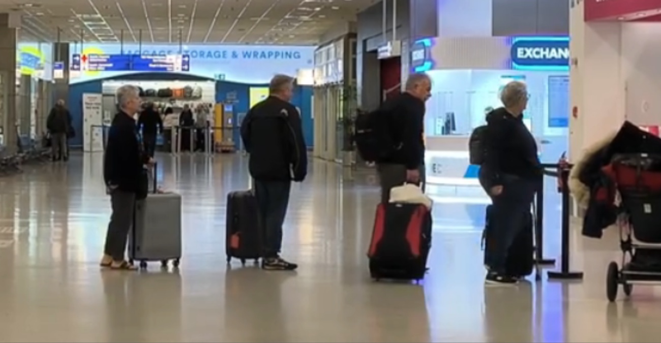 &Kappa;ύ&pi;&rho;&omicron;&sigmaf;: &Omicron;&iota; &mu;&iota;&sigma;&omicron;ί &epsilon;&pi;&iota;&beta;ά&tau;&epsilon;&sigmaf; &tau;&eta;&sigmaf; &pi;&tau;ή&sigma;&eta;&sigmaf; &pi;&omicron;&upsilon; &epsilon;&pi;έ&sigma;&tau;&rho;&epsilon;&psi;&epsilon; &sigma;&tau;&eta;&nu; &Alpha;&theta;ή&nu;&alpha; &alpha;&pi;ό &tau;&eta;&nu; &Lambda;ά&rho;&nu;&alpha;&kappa;&alpha;, &epsilon;&pi;έ&lambda;&epsilon;&xi;&alpha;&nu; &nu;&alpha; &mu;&eta;&nu; &phi;ύ&gamma;&omicron;&upsilon;&nu; &xi;&alpha;&nu;ά