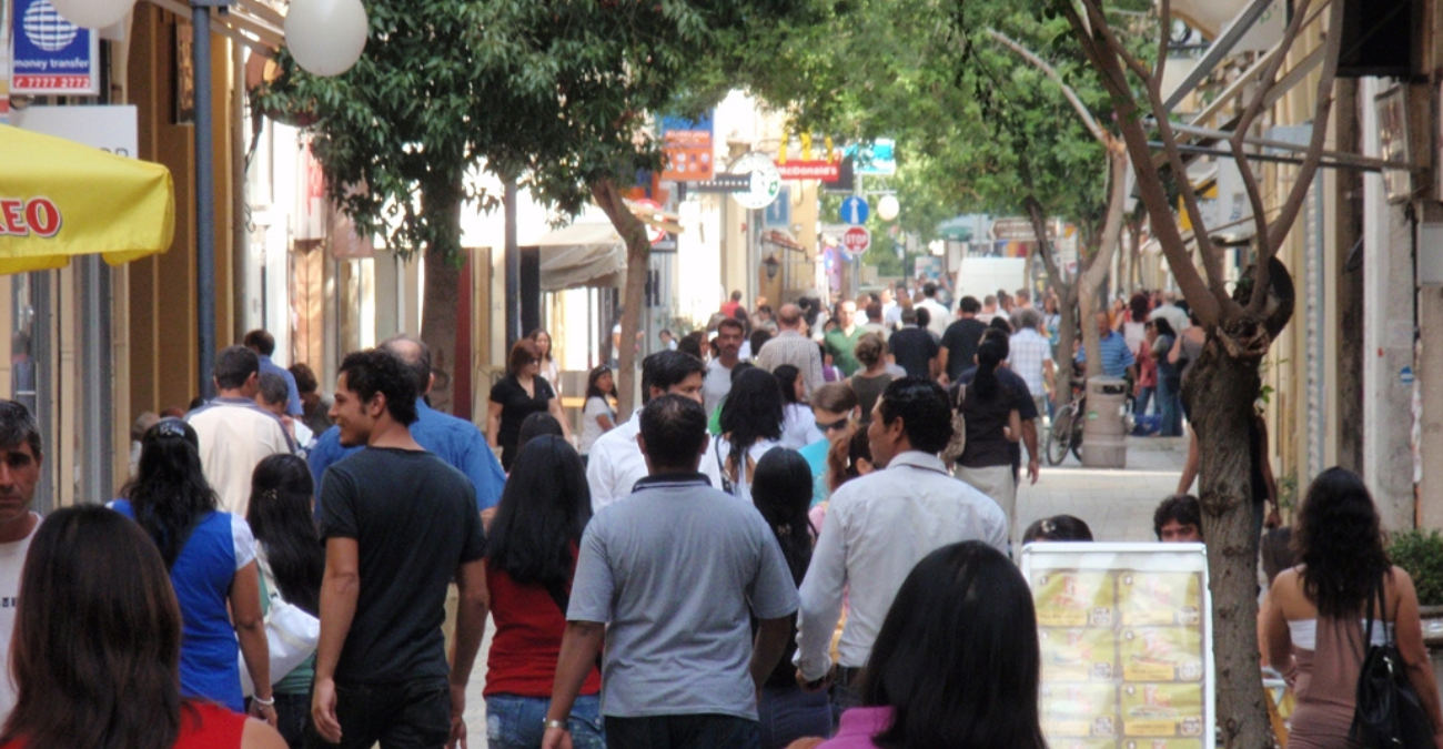 &Pi;&rho;ό&beta;&lambda;&epsilon;&psi;&eta; &gamma;&iota;&alpha; &tau;&eta;&nu; &Kappa;ύ&pi;&rho;&omicron;: &Tau;&iota; &delta;&epsilon;ί&chi;&nu;&omicron;&upsilon;&nu; έ&rho;&epsilon;&upsilon;&nu;&epsilon;&sigmaf; &gamma;&iota;&alpha; &tau;&omicron;&nu; &pi;&lambda;&eta;&theta;&upsilon;&sigma;&mu;ό &tau;&omicron;&upsilon; &nu;&eta;&sigma;&iota;&omicron;ύ - &Theta;&alpha; &alpha;&upsilon;&xi;&eta;&theta;&epsilon;ί ή &theta;&alpha; &mu;&epsilon;&iota;&omega;&theta;&epsilon;ί;