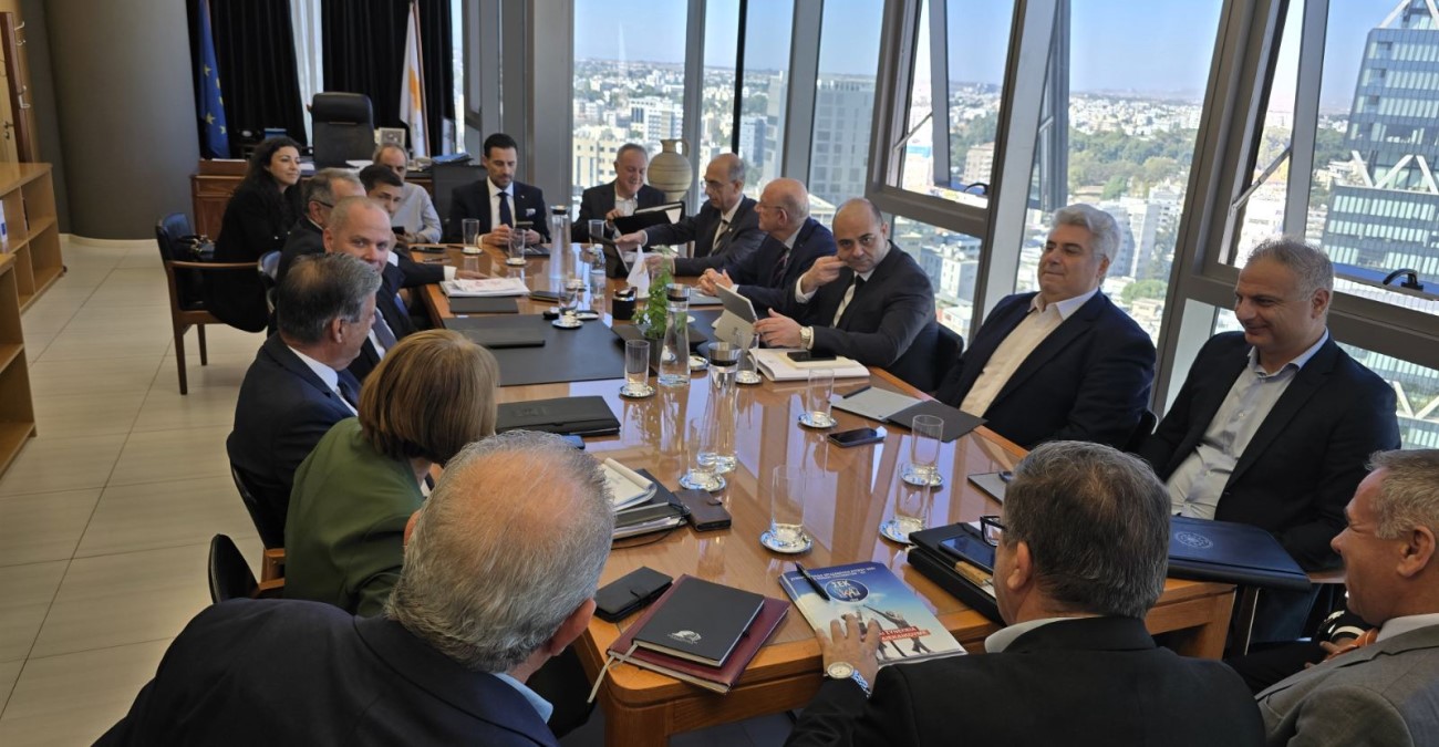 Χωρίς συμφωνία, αλλά με αύξηση των συγκλίσεων, έληξε η πολύωρη σύσκεψη Χωρίς συμφωνία, αλλά με αύξηση των συγκλίσεων, έληξε η πολύωρη σύσκεψη