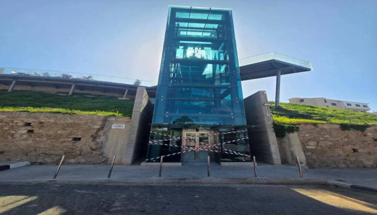 &Epsilon;&kappa;&tau;ό&sigmaf; &lambda;&epsilon;&iota;&tau;&omicron;&upsilon;&rho;&gamma;ί&alpha;&sigmaf; &omicron; &alpha;&nu;&epsilon;&lambda;&kappa;&upsilon;&sigma;&tau;ή&rho;&alpha;&sigmaf; &sigma;&epsilon; &Delta;&eta;&mu;&omicron;&tau;&iota;&kappa;ή &Alpha;&gamma;&omicron;&rho;ά - &Beta;&alpha;&nu;&delta;ά&lambda;&iota;&sigma;&alpha;&nu; &tau;&omicron;&nu; &epsilon;&sigma;&omega;&tau;&epsilon;&rho;&iota;&kappa;ό &theta;ά&lambda;&alpha;&mu;&omicron;