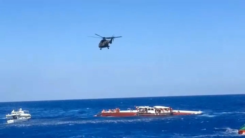 &Theta;&rho;ί&lambda;&epsilon;&rho; &mu;&epsilon; &tau;&omicron; &nu;&alpha;&upsilon;ά&gamma;&iota;&omicron; &tau;&eta;&sigmaf; &Kappa;&epsilon;&rho;ύ&nu;&epsilon;&iota;&alpha;&sigmaf;: &Delta;&epsilon;ί&tau;&epsilon; &phi;&omega;&tau;&omicron;&gamma;&rho;&alpha;&phi;ί&epsilon;&sigmaf; &tau;&omega;&nu; &alpha;&gamma;&nu;&omicron;&omicron;&upsilon;&mu;έ&nu;&omega;&nu; &ndash; &Alpha;&nu;ά&mu;&epsilon;&sigma;&alpha; &tau;&omicron;&upsilon;&sigmaf; &pi;&alpha;&iota;&delta;&iota;ά
