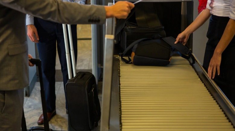 &Alpha;&pi;ό &kappa;έ&rho;&alpha;&tau;&alpha; &mu;έ&chi;&rho;&iota;... &zeta;&omega;&nu;&tau;&alpha;&nu;ά &psi;ά&rho;&iota;&alpha;: &Tau;&alpha; 10 &pi;&iota;&omicron; &pi;&alpha;&rho;ά&xi;&epsilon;&nu;&alpha; &alpha;&nu;&tau;&iota;&kappa;&epsilon;ί&mu;&epsilon;&nu;&alpha; &pi;&omicron;&upsilon; &epsilon;&pi;&iota;&tau;&rho;έ&pi;&epsilon;&tau;&alpha;&iota; &nu;&alpha; &pi;&epsilon;&rho;ά&sigma;&omicron;&upsilon;&nu; &alpha;&pi;ό &tau;&omicron;&nu; έ&lambda;&epsilon;&gamma;&chi;&omicron; &alpha;&sigma;&phi;&alpha;&lambda;&epsilon;ί&alpha;&sigmaf; &sigma;&tau;&alpha; &alpha;&epsilon;&rho;&omicron;&delta;&rho;ό&mu;&iota;&alpha;