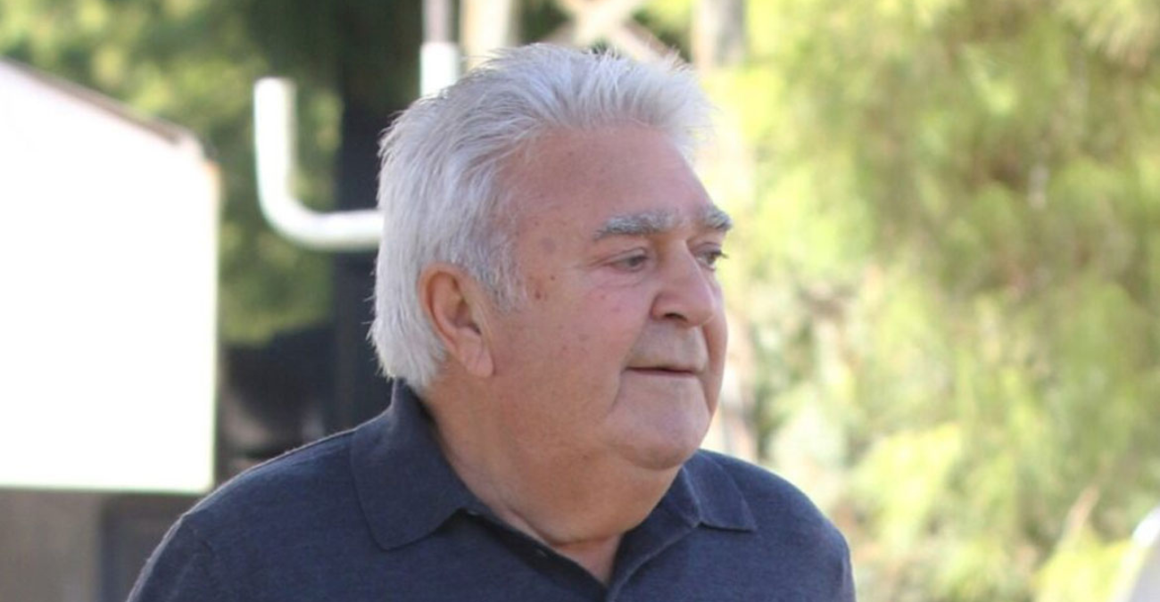 K&alpha;&theta;&eta;&lambda;&omega;&mu;έ&nu;&omicron;&sigmaf; &sigma;&tau;&omicron; &sigma;&pi;ί&tau;&iota; &tau;&omicron;&upsilon; &omicron; &Pi;&alpha;&sigma;&chi;ά&lambda;&eta;&sigmaf; &Tau;&epsilon;&rho;&zeta;ή&sigmaf; &ndash; &Delta;&epsilon;ί&tau;&epsilon; &tau;&iota; &epsilon;ί&pi;&epsilon; &omicron; &Chi;&rho;ή&sigma;&tau;&omicron;&sigmaf; &Nu;&iota;&kappa;&omicron;&lambda;ό&pi;&omicron;&upsilon;&lambda;&omicron;&sigmaf;