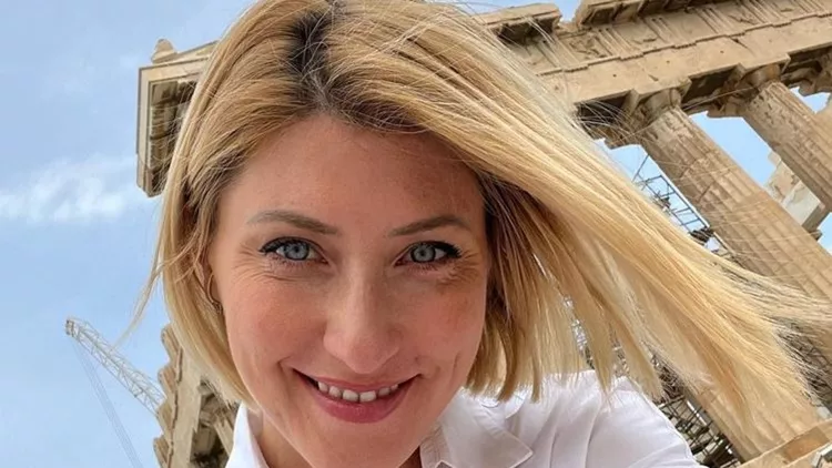 &Sigma;ί&alpha; &Kappa;&omicron;&sigma;&iota;ώ&nu;&eta;: &Eta; &pi;&rho;ώ&tau;&eta; &alpha;&nu;ά&rho;&tau;&eta;&sigma;&eta; &mu;&epsilon;&tau;ά &tau;&eta;&nu; &pi;&epsilon;&rho;&iota;&pi;έ&tau;&epsilon;&iota;&alpha; &mu;&epsilon; &tau;&eta;&nu; &upsilon;&gamma;&epsilon;ί&alpha; &tau;&eta;&sigmaf;