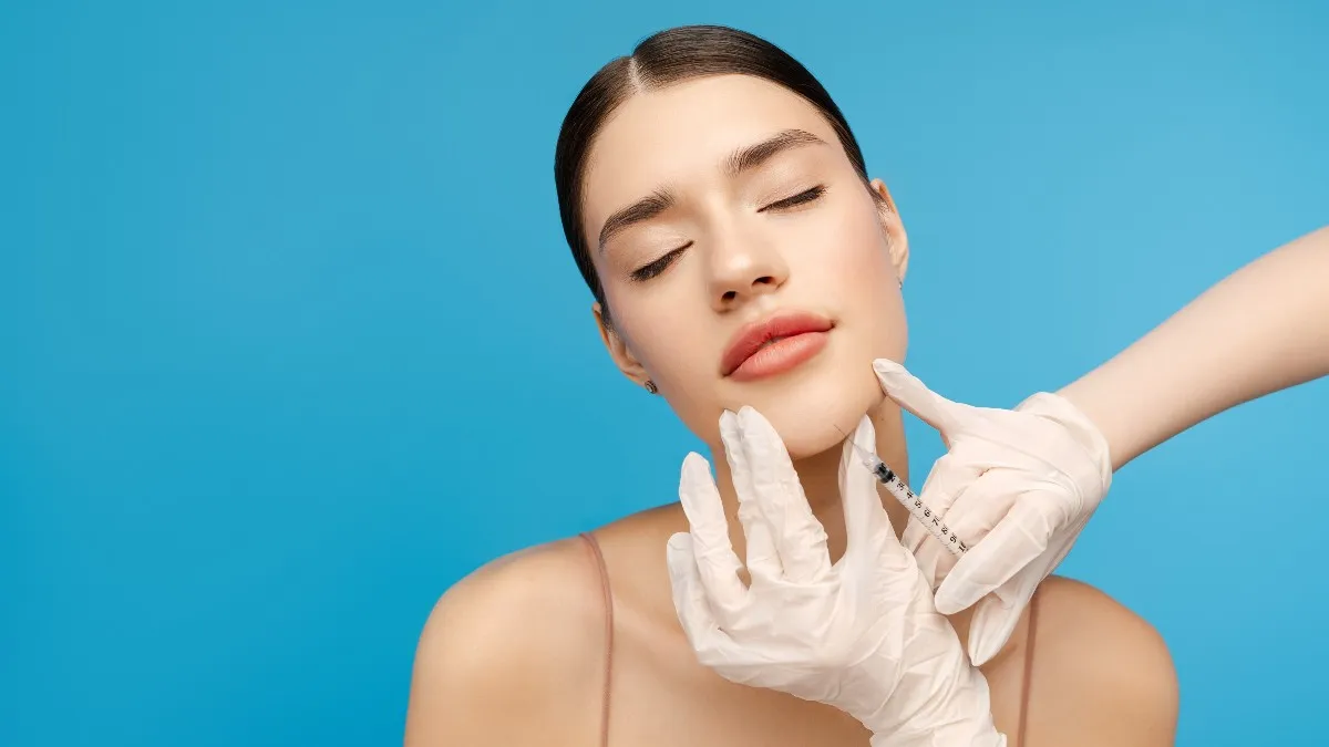 Έ&kappa;&alpha;&nu;&epsilon; botox &kappa;&alpha;&iota; fillers &alpha;&pi;ό &tau;&alpha; 18 &tau;&eta;&sigmaf; &kappa;&alpha;&iota; &tau;&omicron; έ&chi;&epsilon;&iota; ή&delta;&eta; &mu;&epsilon;&tau;&alpha;&nu;&iota;ώ&sigma;&epsilon;&iota; &ndash; &Gamma;&iota;&alpha;&tau;ί &omicron;&iota; &nu;έ&omicron;&iota; &laquo;&delta;&iota;&omicron;&rho;&theta;ώ&nu;&omicron;&upsilon;&nu;&raquo; &tau;&eta;&nu; &epsilon;&mu;&phi;ά&nu;&iota;&sigma;ή &tau;&omicron;&upsilon;&sigmaf;
