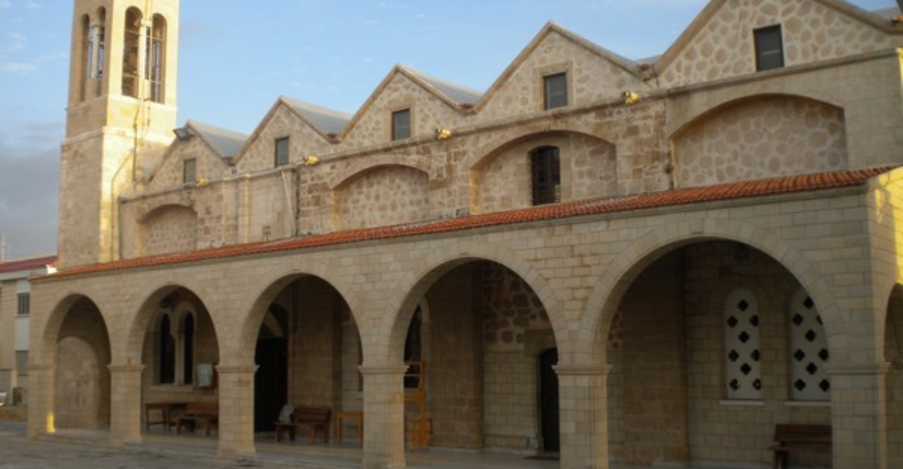 Έ&rho;&chi;&omicron;&nu;&tau;&alpha;&iota; &epsilon;&kappa;&lambda;&omicron;&gamma;έ&sigmaf; &gamma;&iota;&alpha; &Mu;&eta;&tau;&rho;&omicron;&pi;&omicron;&lambda;ί&tau;&eta; &Pi;ά&phi;&omicron;&upsilon; - &Tau;&omicron; &pi;&alpha;&rho;&alpha;&sigma;&kappa;ή&nu;&iota;&omicron; &kappa;&alpha;&iota; &tau;&alpha; &pi;&rho;ώ&tau;&alpha; &omicron;&nu;ό&mu;&alpha;&tau;&alpha;