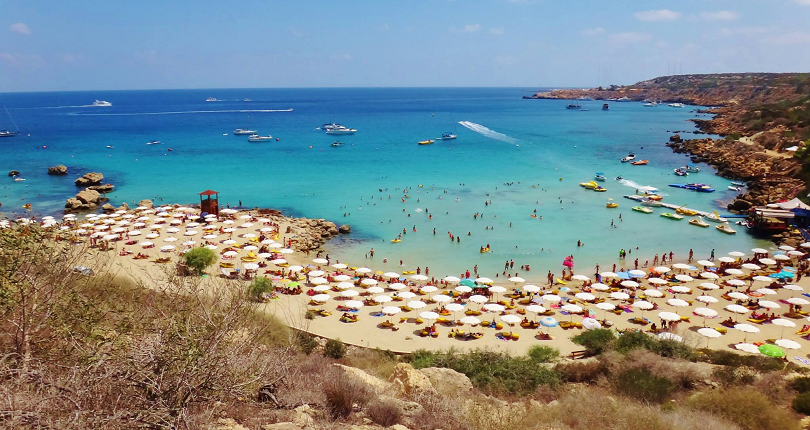 &Pi;ό&sigma;&omicron; &kappa;&omicron;&sigma;&tau;ί&zeta;&epsilon;&iota; &pi;&lambda;έ&omicron;&nu; &mu;&iota;&alpha; &mu;έ&rho;&alpha; &sigma;&tau;&eta;&nu; &pi;&alpha;&rho;&alpha;&lambda;ί&alpha; &sigma;&tau;&eta;&nu; &Kappa;ύ&pi;&rho;&omicron;; &Omicron; &lambda;&omicron;&gamma;&alpha;&rho;&iota;&alpha;&sigma;&mu;ό&sigmaf; &pi;&omicron;&upsilon; &laquo;&kappa;&alpha;ί&epsilon;&iota;&raquo; &tau;&omicron;&upsilon;&sigmaf; &lambda;&omicron;&upsilon;ό&mu;&epsilon;&nu;&omicron;&upsilon;&sigmaf;