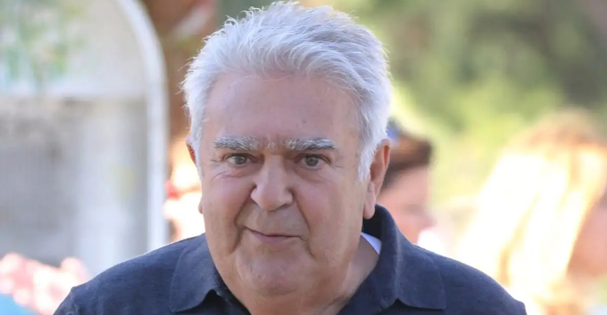 &Chi;&rho;ή&sigma;&tau;&omicron;&sigmaf; &Nu;&iota;&kappa;&omicron;&lambda;ό&pi;&omicron;&upsilon;&lambda;&omicron;&sigmaf; &gamma;&iota;&alpha; &Pi;&alpha;&sigma;&chi;ά&lambda;&eta; &Tau;&epsilon;&rho;&zeta;ή: &laquo;&Epsilon;&pi;&epsilon;&iota;&delta;ή &kappa;&alpha;&pi;&nu;ί&zeta;&epsilon;&iota; &kappa;&iota;ό&lambda;&alpha;&sigmaf;, &delta;&upsilon;&sigma;&tau;&upsilon;&chi;ώ&sigmaf;, έ&nu;&iota;&omega;&sigma;&epsilon;...&raquo;