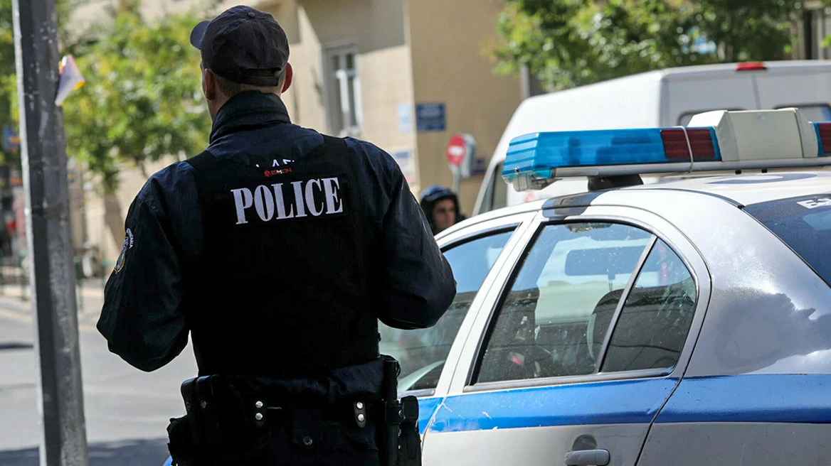 «Με χάιδεψε στα γεννητικά όργανα»