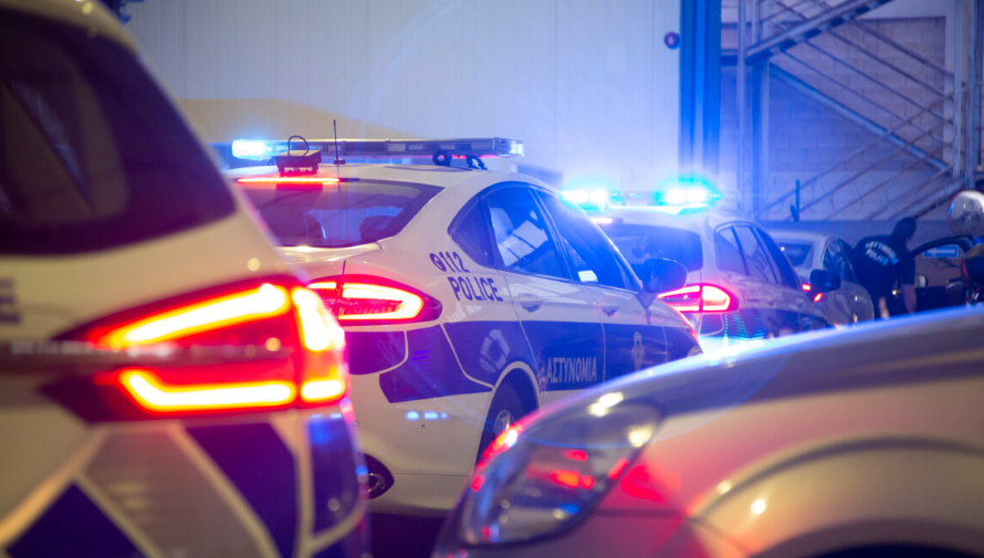 &Mu;&pi;&alpha;&rho;ά&zeta; &epsilon;&lambda;έ&gamma;&chi;&omega;&nu; &alpha;&pi;ό &tau;&eta;&nu; &Alpha;&sigma;&tau;&upsilon;&nu;&omicron;&mu;ί&alpha; - &Pi;ό&sigma;&epsilon;&sigmaf; &sigma;&upsilon;&lambda;&lambda;ή&psi;&epsilon;&iota;&sigmaf; &kappa;&alpha;&iota; &kappa;&alpha;&tau;&alpha;&gamma;&gamma;&epsilon;&lambda;ί&epsilon;&sigmaf; έ&gamma;&iota;&nu;&alpha;&nu; &mu;έ&sigma;&alpha; &sigma;&epsilon; &mu;&iota;&alpha; &nu;ύ&chi;&tau;&alpha;